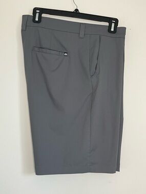 Travis Mathew Men's Flat Front 9 inch Shorts - Gray